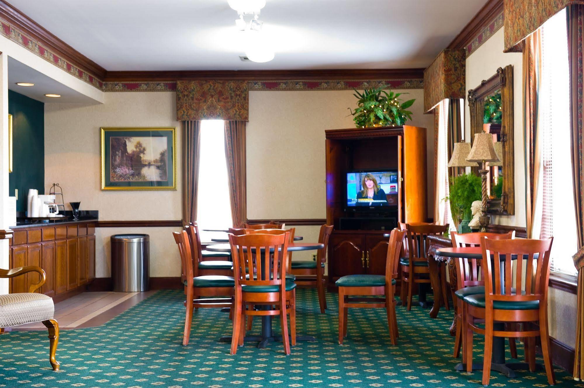 Plantation Oaks Hotel Millington Exterior foto